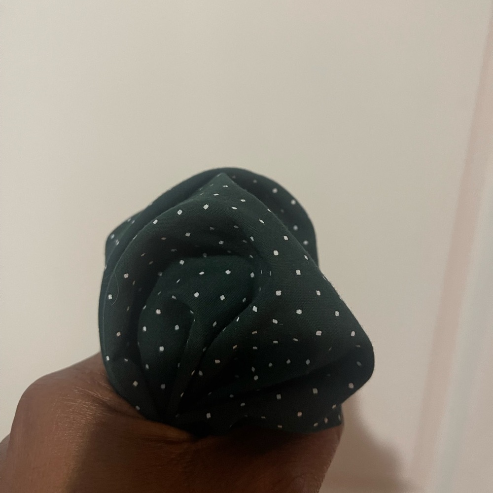 Green Pocket Square with white little dots Sz OS